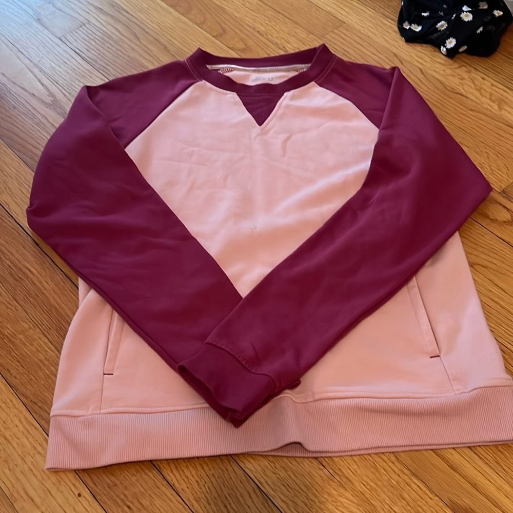 Size small bcg pull over